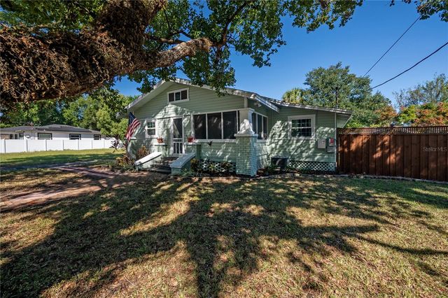 1404 E CAYUGA STREET, Tampa, FL 33603