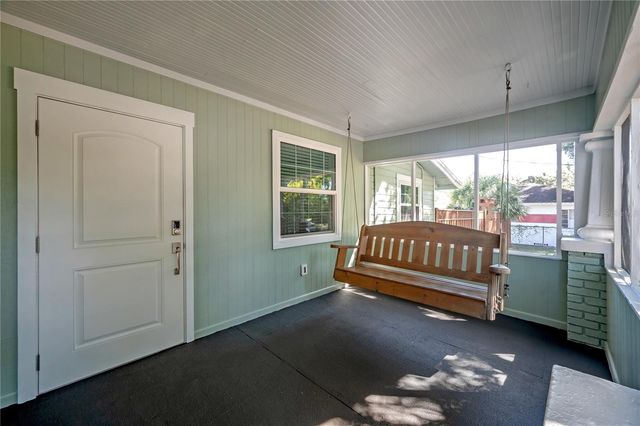 1404 E CAYUGA STREET, Tampa, FL 33603