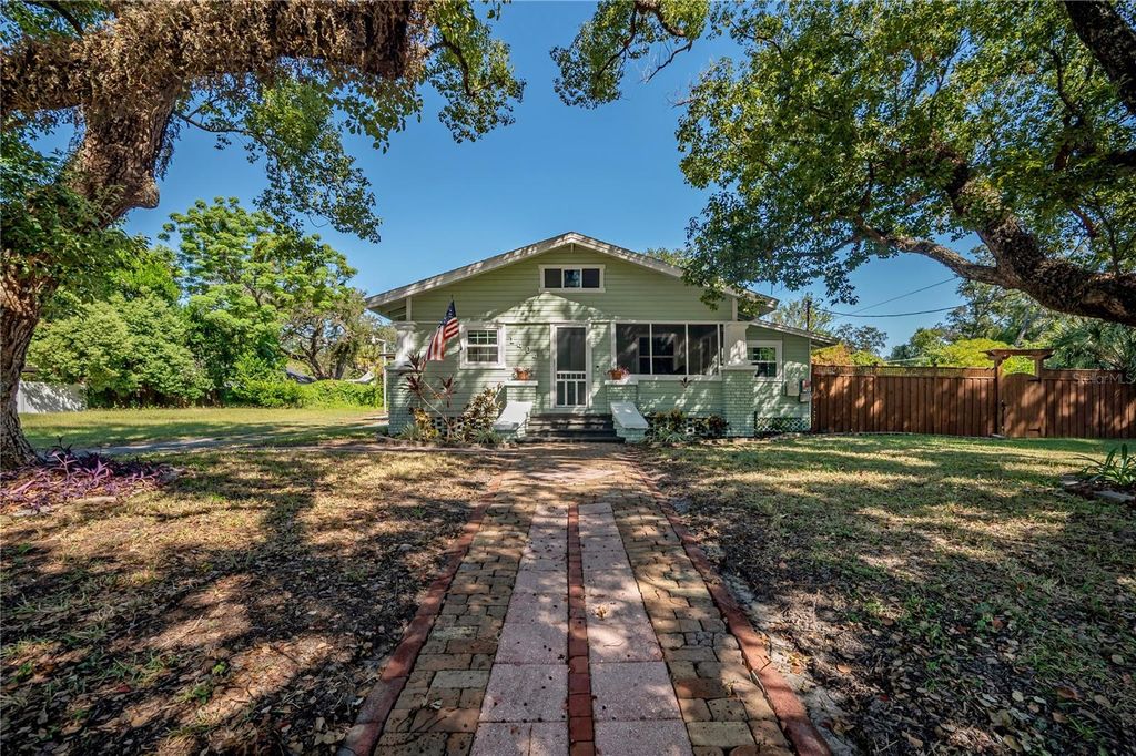 1404 E CAYUGA STREET, Tampa, FL 33603