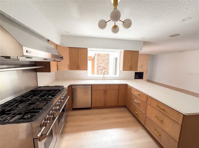 51 OAKLEIGH LANE, Maitland, FL 32751