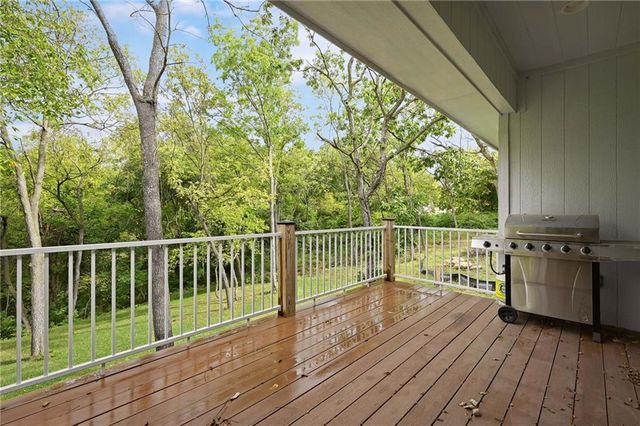 801 Colonial Drive, Pleasant Hill, MO 64080