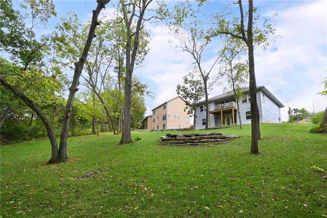 801 Colonial Drive, Pleasant Hill, MO 64080