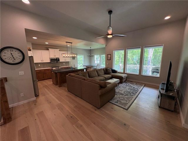 801 Colonial Drive, Pleasant Hill, MO 64080