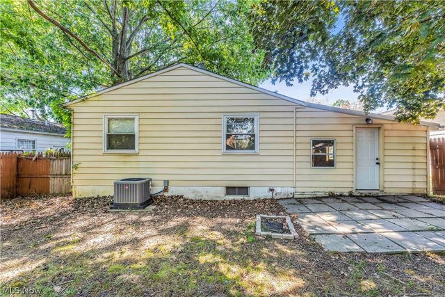 901 Jean Avenue, Akron, OH 44310