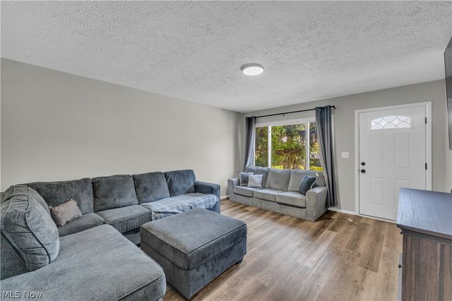 901 Jean Avenue, Akron, OH 44310