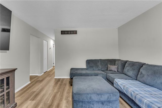 901 Jean Avenue, Akron, OH 44310
