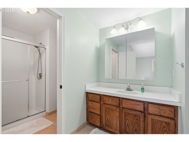 8030 Sw 160TH Ave, Beaverton, OR 97007