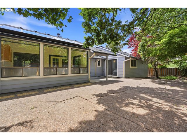 8030 Sw 160TH Ave, Beaverton, OR 97007