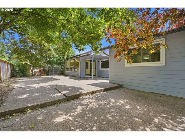 8030 Sw 160TH Ave, Beaverton, OR 97007