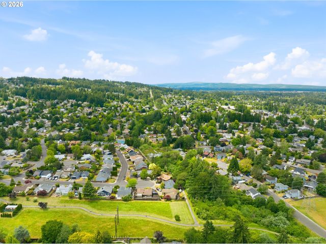 8030 Sw 160TH Ave, Beaverton, OR 97007