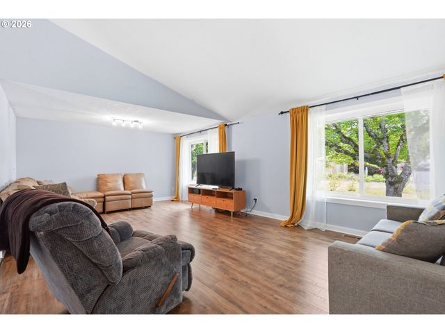 8030 Sw 160TH Ave, Beaverton, OR 97007