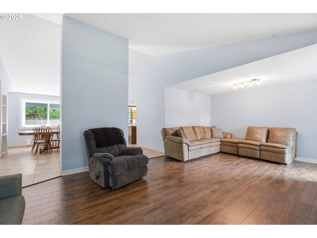 8030 Sw 160TH Ave, Beaverton, OR 97007