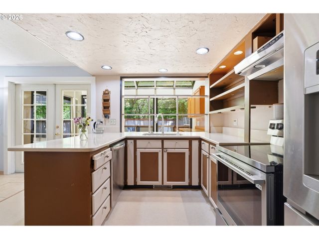 8030 Sw 160TH Ave, Beaverton, OR 97007