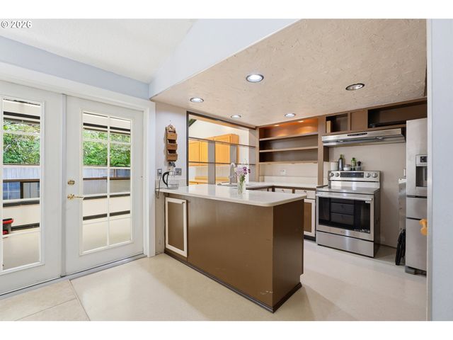 8030 Sw 160TH Ave, Beaverton, OR 97007
