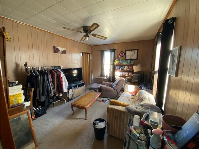 214 N 5th St, Youngwood, PA 15697
