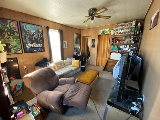 214 N 5th St, Youngwood, PA 15697