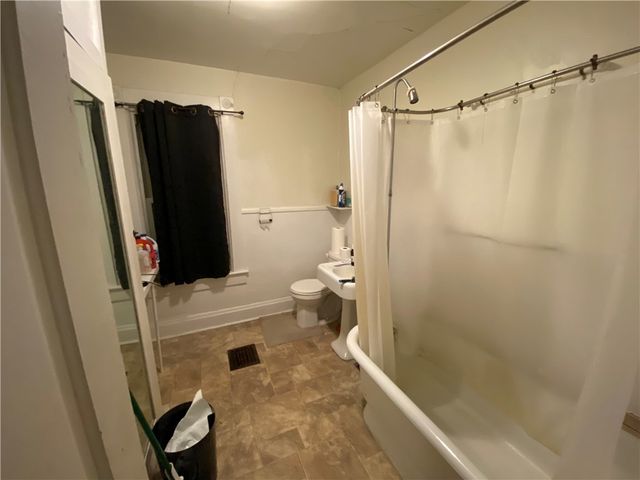 214 N 5th St, Youngwood, PA 15697