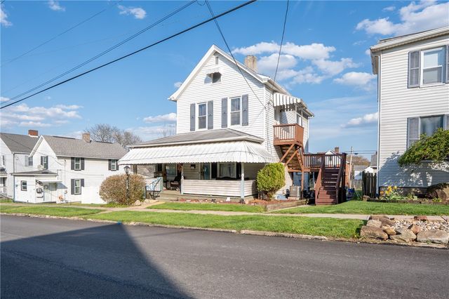 214 N 5th St, Youngwood, PA 15697
