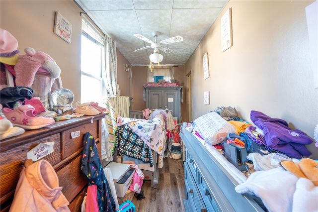 214 N 5th St, Youngwood, PA 15697