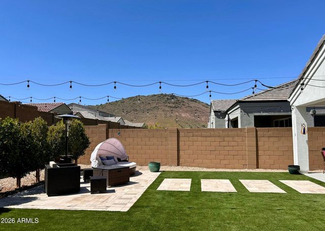 2045 E CHARLOTTE Drive, Phoenix, AZ 85024