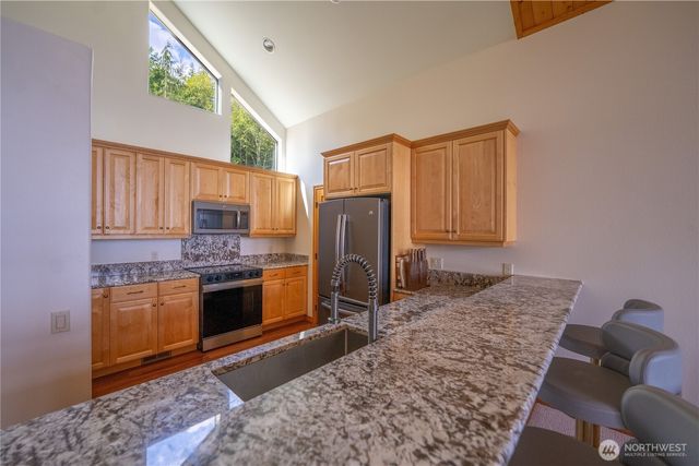 212 Maletti Hill Road, Port Angeles, WA 98362