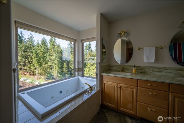 212 Maletti Hill Road, Port Angeles, WA 98362