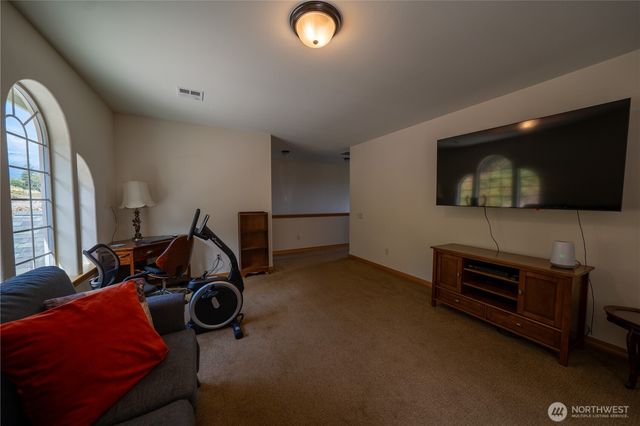 212 Maletti Hill Road, Port Angeles, WA 98362