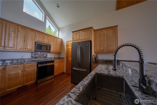 212 Maletti Hill Road, Port Angeles, WA 98362