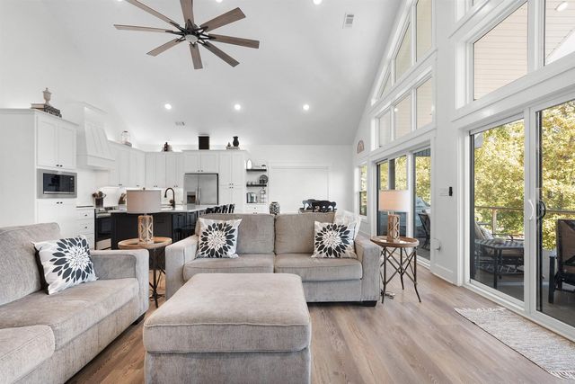 13 Caribe Lane, Hot Springs Village, AR 71909