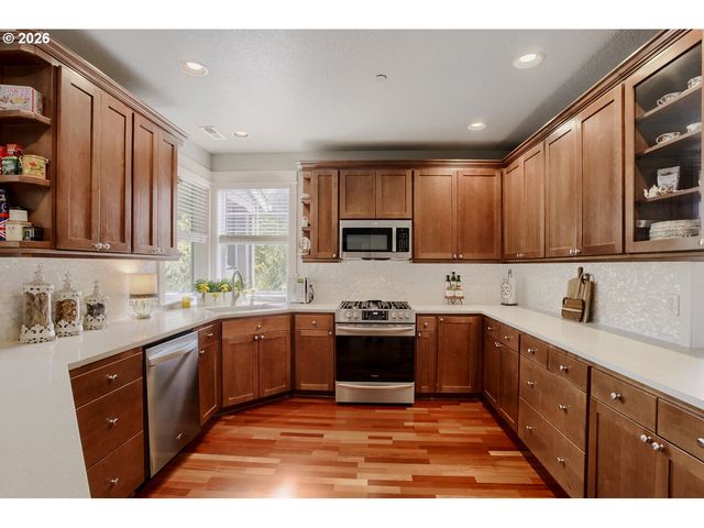 8601 Se BRISTOL PARK Dr, Happy Valley, OR 97086