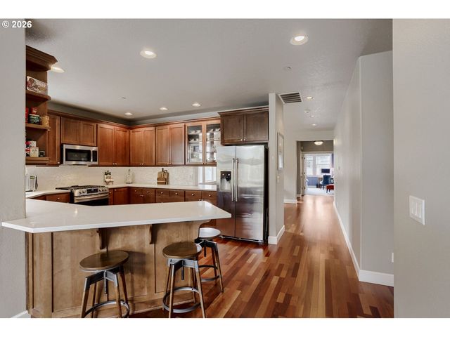 8601 Se BRISTOL PARK Dr, Happy Valley, OR 97086