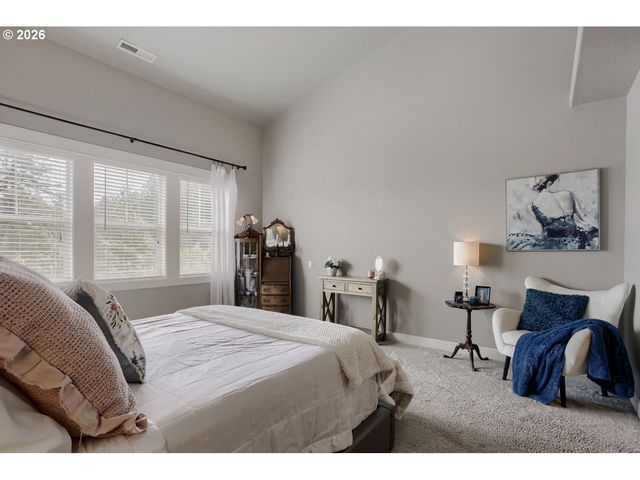 8601 Se BRISTOL PARK Dr, Happy Valley, OR 97086