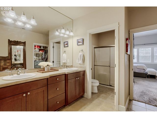 8601 Se BRISTOL PARK Dr, Happy Valley, OR 97086