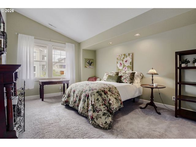 8601 Se BRISTOL PARK Dr, Happy Valley, OR 97086