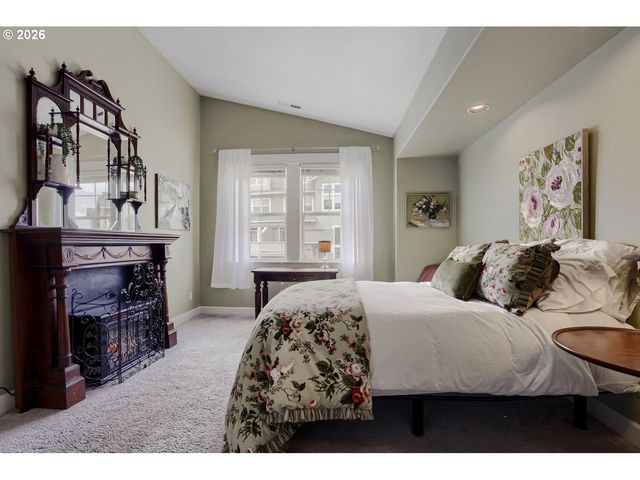 8601 Se BRISTOL PARK Dr, Happy Valley, OR 97086