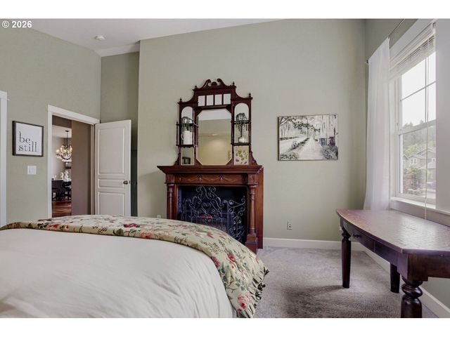 8601 Se BRISTOL PARK Dr, Happy Valley, OR 97086