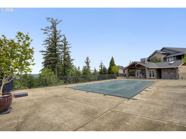 8601 Se BRISTOL PARK Dr, Happy Valley, OR 97086