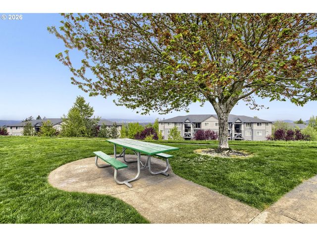 8601 Se BRISTOL PARK Dr, Happy Valley, OR 97086