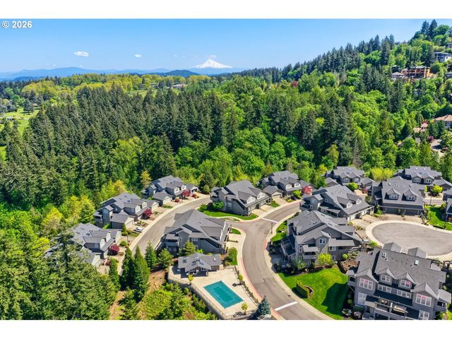 8601 Se BRISTOL PARK Dr, Happy Valley, OR 97086