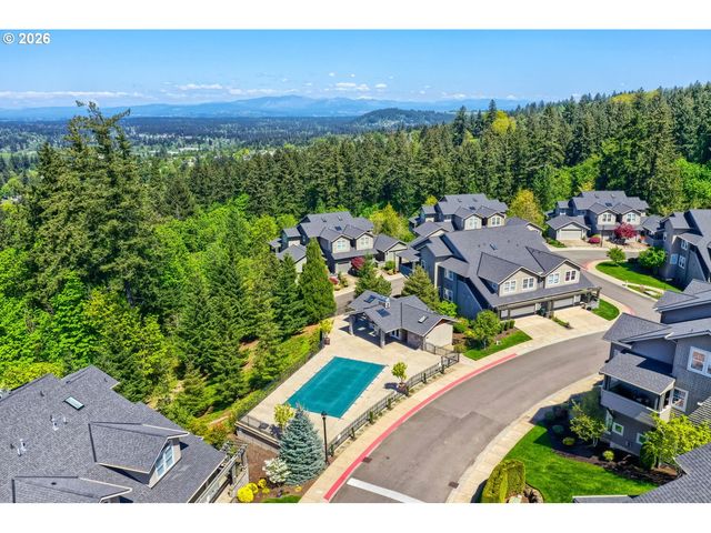 8601 Se BRISTOL PARK Dr, Happy Valley, OR 97086