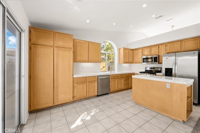 28570 Sand Island Way, Menifee, CA 92584