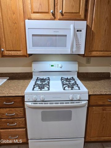 7 Bedford Drive Apt. 1, Colonie, NY 12110