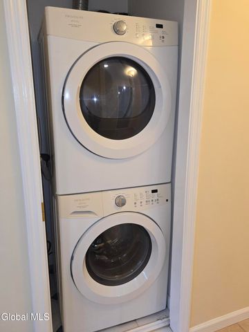 7 Bedford Drive Apt. 1, Colonie, NY 12110