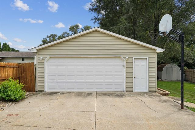 1312 Roosevelt Street, Waterloo, IA 50707