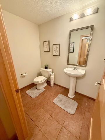 2201 Village Lane A203, Bloomington, MN 55431