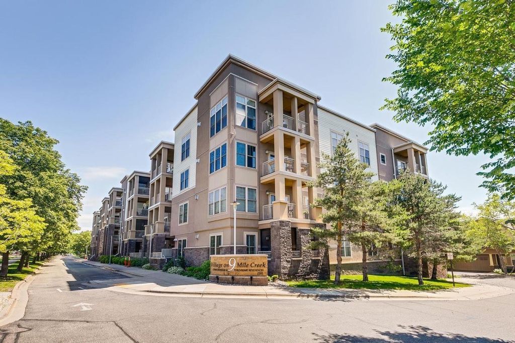 2201 Village Lane A203, Bloomington, MN 55431