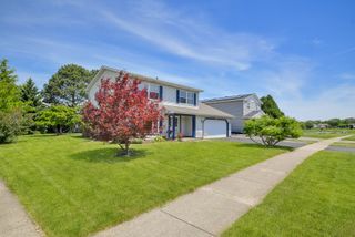 297 Springbrook Lane, Carol Stream, IL 60188