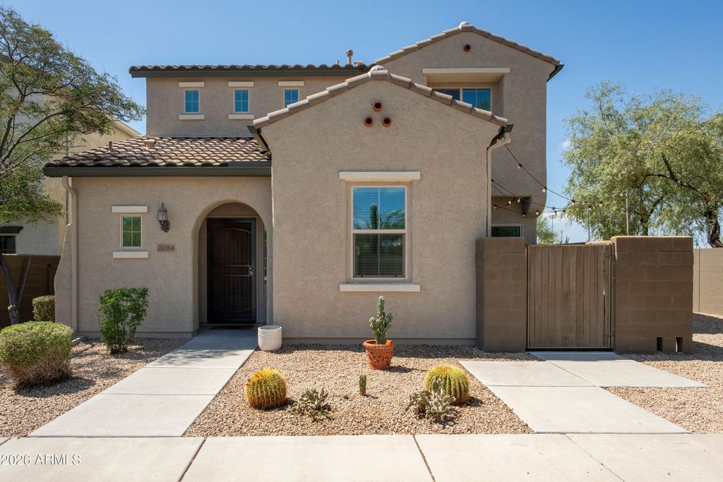 21264 N 36TH Place, Phoenix, AZ 85050 — photo 2