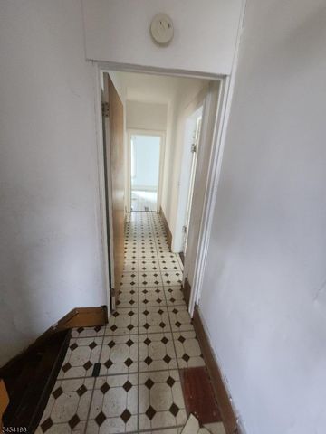 638 E 25Th St, Paterson City, NJ 07504