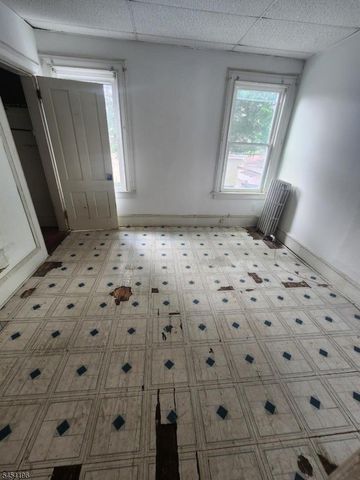 638 E 25Th St, Paterson City, NJ 07504